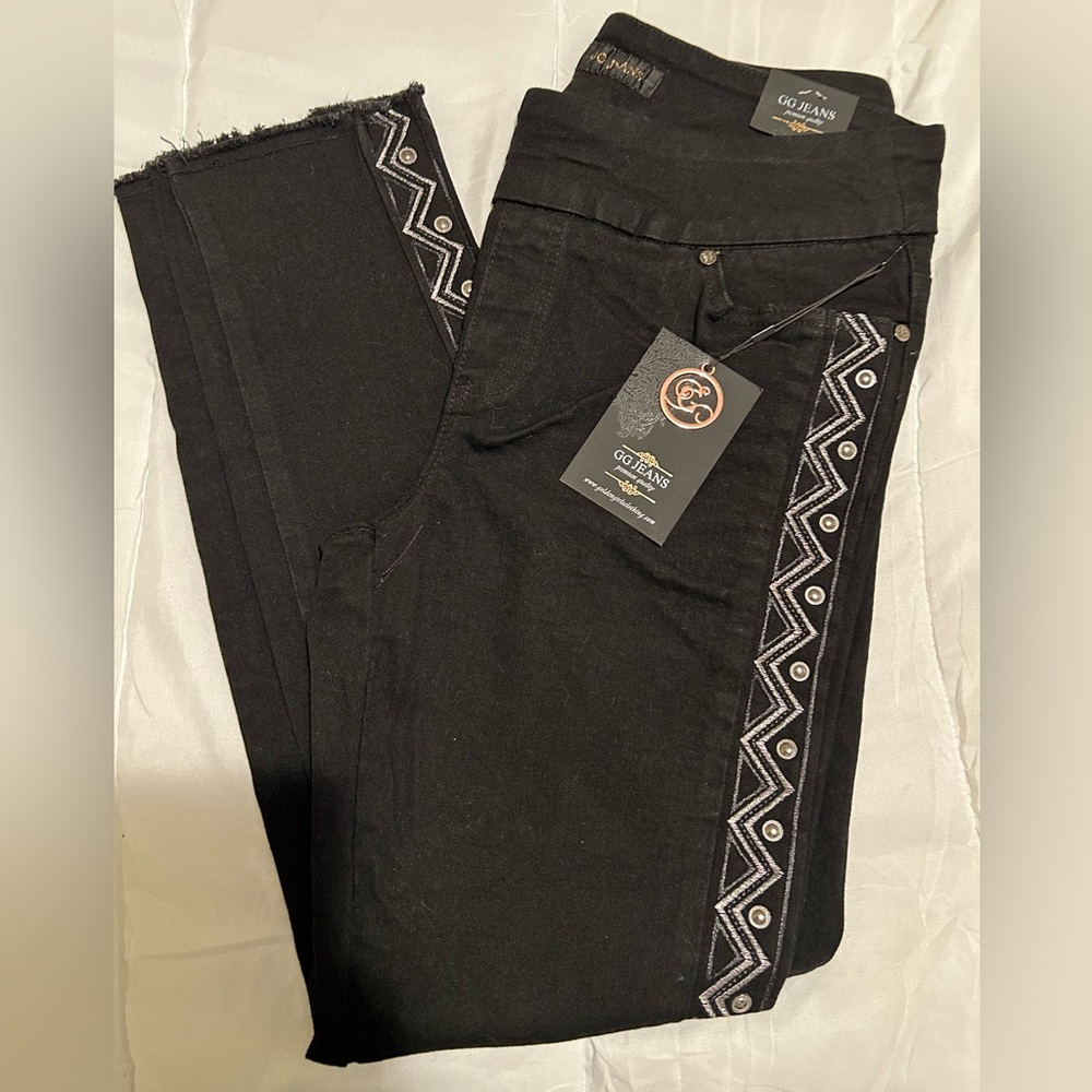 💥SALE💥GG Jeans new with tags. Ankle pants. Size 10.